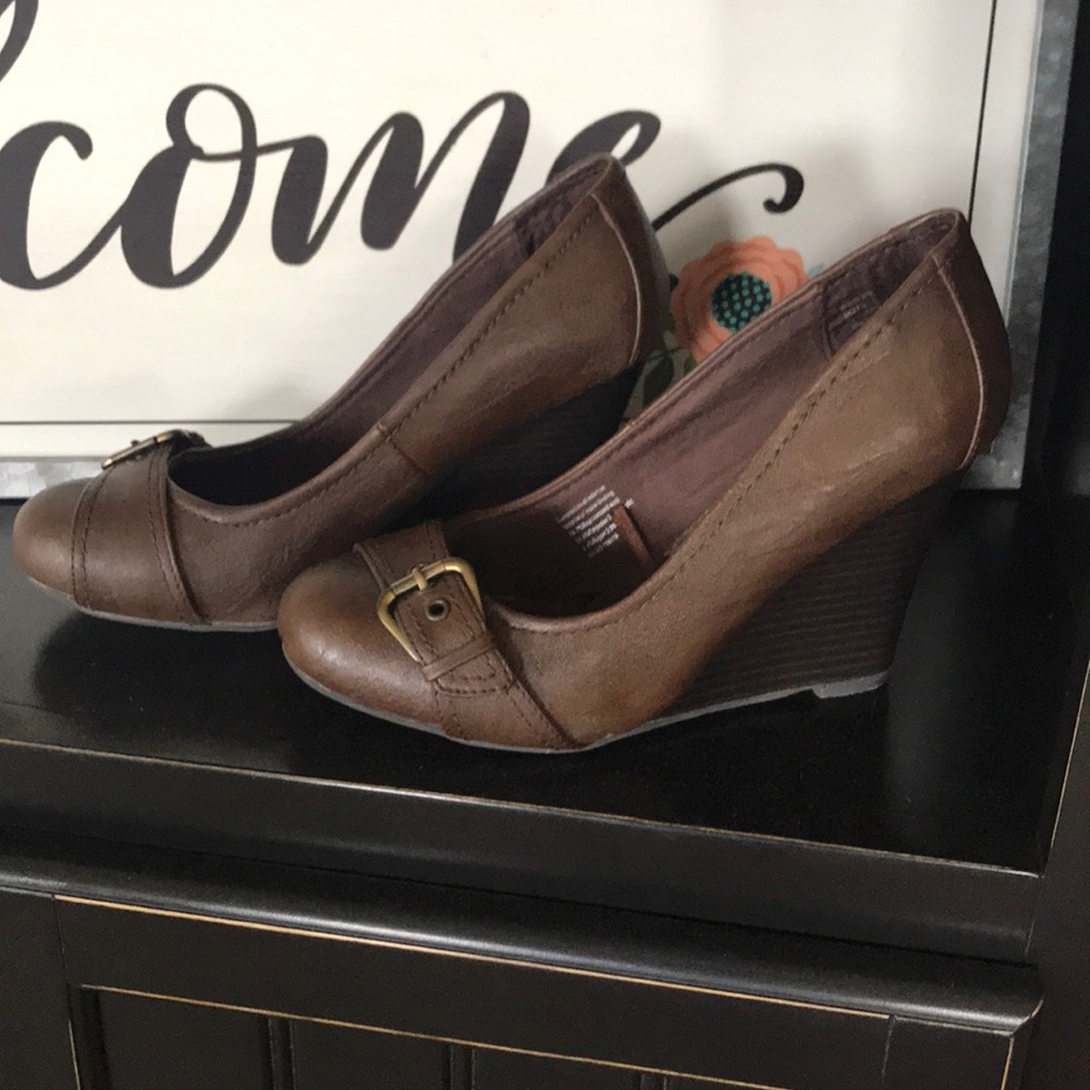 Dressy shoes